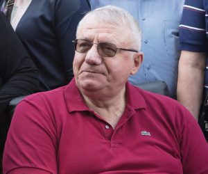 06.05.2018., Jarak - Vojislav Seselj sa svojim radikalima stigao je nadomak Hrtkovaca gdje je trebao biti odrzan skup povodom 26. obljetnice mitinga nakon kojeg su pokrenuta prisilna iseljavanja Hrvata iz Vojvodine. Nakon sto mu je policija zabranila ulaz u Hrtkovce, Seselj je odrzao govor u selu Jarak. Photo: Dubravka Petric/PIXSELL