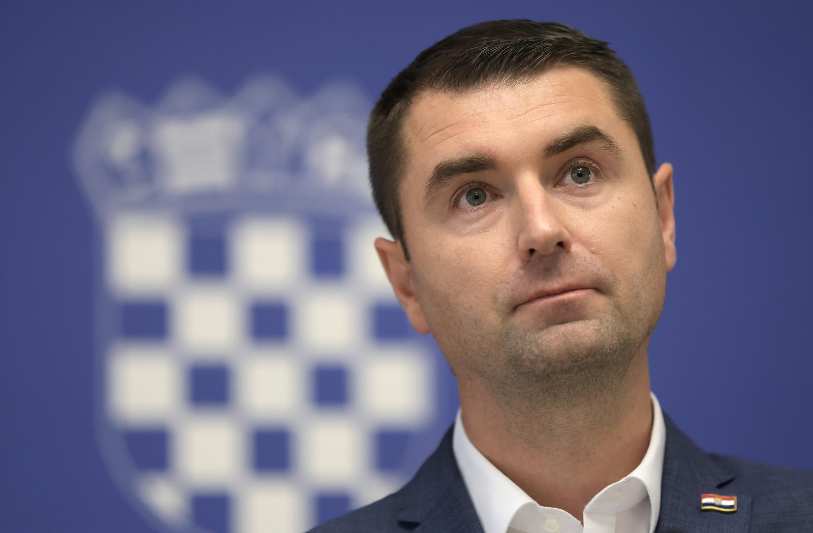 06.09.2022., Zagreb - Vlada RH. Ministar gospodarstva Davor Filipovic obratio se medijim u vezi navoda iz novog Nacionala, govorio je o aferi INA-e te je komentirao i nove cijene goriva. Photo: Sanjin Strukic/PIXSELL