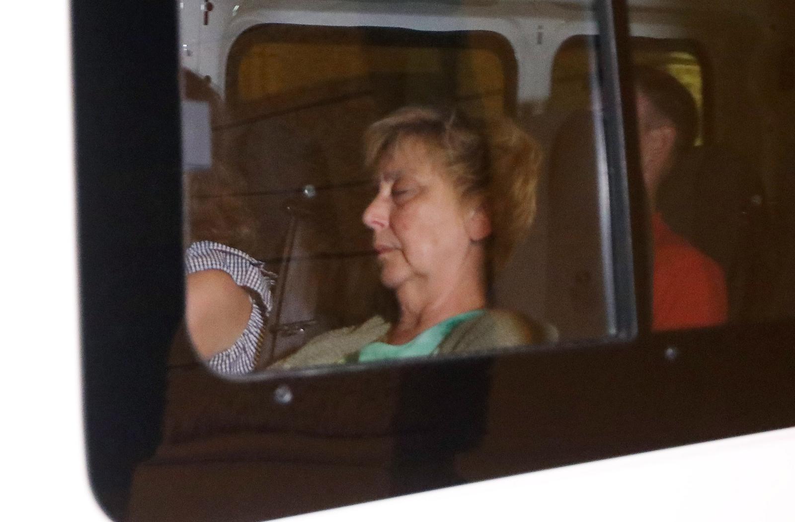 Sibensku sutkinju Maju Supe u kombiju prevoze pritvorskom nadzorniku USKOK-a u Split Photo: Dusko Jaramaz/PIXSELL