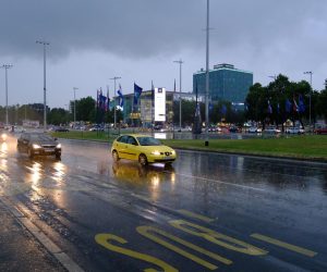07.07.2022., Zagreb - U popodnevnim satima u Zagrebu pocela je padati kisa, dobrodoslo osvjezenje nakon velikih vrucina. Photo: Slaven Branislav Babic/PIXSELL