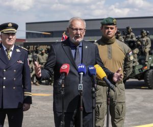 07.09.2021.,Zagreb, povodom obilježavanja 31. godisnjice osnutka Antiteroristicke jedinice Lucko, odrzana demonstracijska vjezba ATJ Lucko 2021. Nakon polaganja vijenaca poginulim pripadnicima ATJ Lucko, i pokazne vjeze,  odrzana konferencija za novinare kojima su se obratili potpredsjednik Vlade i ministra unutarnjih poslova  Davora Bozinovic i  zapovjednik ATJ Lucko Mate Bilobrk. Obiljezavnju godisnjice ATJ Lucko nazocili su i bivsi ministar Ivan Jarnjak, te Kata Zadro supruga Blage Zadre, to bivsi ratni pripadnici jedinice.rPhoto: Robert Anic/PIXSELL