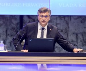 08.09.2022., Zagreb - Na svojoj 147. sjednici odrzanoj u NSK Vlada je donijela paket mjera pomoci gradjanima i gospodarstvu vrijedan vise od 6 milijardi kuna. Mjere se odnose na cijene plina, struje, osnovnih namirnica i ciljanu pomoc ugrozenim kategorijama stanovnistva.
 Photo: Patrik Macek/PIXSELL