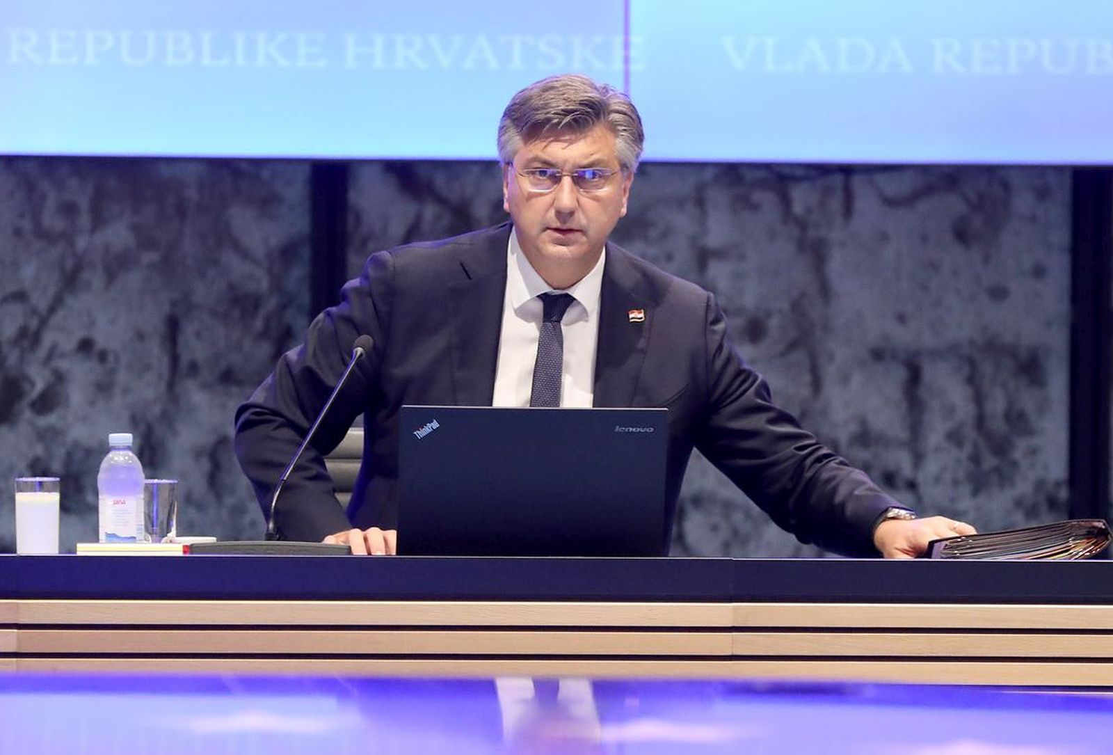 08.09.2022., Zagreb - Na svojoj 147. sjednici odrzanoj u NSK Vlada je donijela paket mjera pomoci gradjanima i gospodarstvu vrijedan vise od 6 milijardi kuna. Mjere se odnose na cijene plina, struje, osnovnih namirnica i ciljanu pomoc ugrozenim kategorijama stanovnistva.
 Photo: Patrik Macek/PIXSELL