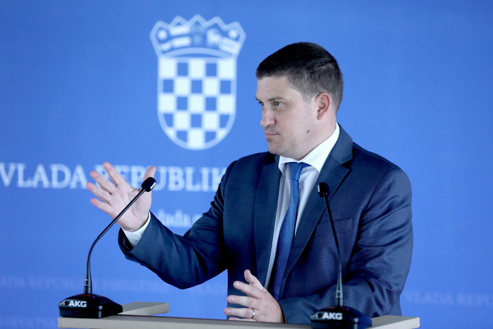 08.09.2022., Zagreb - Na svojoj 147. sjednici odrzanoj u NSK Vlada je donijela paket mjera pomoci gradjanima i gospodarstvu vrijedan vise od 6 milijardi kuna. Mjere se odnose na cijene plina, struje, osnovnih namirnica i ciljanu pomoc ugrozenim kategorijama stanovnistva. Nakon sjednice mjere iz svog resora pojasnili su ministri Butkovic, Filipovic, Vuckovic, Paladina i Piletic. 
 Photo: Patrik Macek/PIXSELL