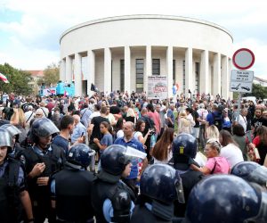 10.09.2022., Zagreb - Prosvjed "Dajemo vam otkaz" ispred sjedista HDZ-a. Photo: Matija Habljak/PIXSELL