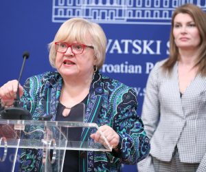 11.05.2022., Zagreb - Na konferenciji za medije vise klubova zastupnika odrzanoj u Saboru o temi "Zakon o medicinskom postupku prekida trudnoce" govorili su zastupnici Sabina Glasovac, Anka Mrak Taritas, Kreso Beljak, Katarina Nemet, Ivana Posavec Krivec, Dalija Oreskovic i Ursa Raukar.  Photo: Patrik Macek/PIXSELL