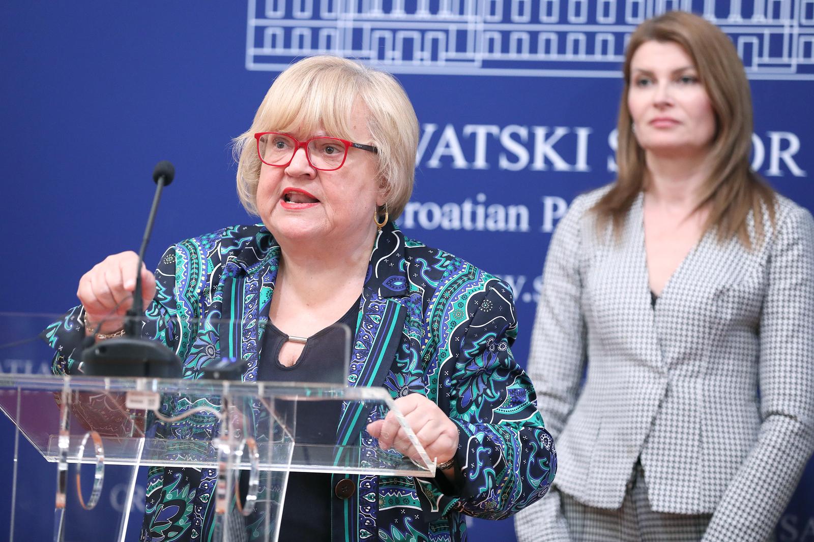 11.05.2022., Zagreb - Na konferenciji za medije vise klubova zastupnika odrzanoj u Saboru o temi "Zakon o medicinskom postupku prekida trudnoce" govorili su zastupnici Sabina Glasovac, Anka Mrak Taritas, Kreso Beljak, Katarina Nemet, Ivana Posavec Krivec, Dalija Oreskovic i Ursa Raukar.  Photo: Patrik Macek/PIXSELL