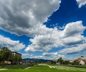 11.08.2020., Zagreb - Kada oblaci i sunce zagospodare plavim nebom i jos se tu uguraju fontane i katedrala tada nastaje prekrasna slika grada. Photo: Sanjin Strukic/PIXSELL