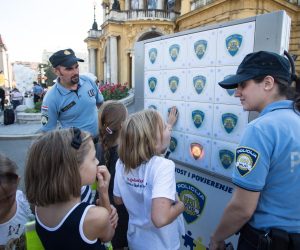 12.09.2018., Zagreb - Na Trgu Republike Hrvatske odrzan je edukativno preventivni program u sklopu akcije - Postujte nase znakove.rPhoto: Davor Puklavec/PIXSELL
