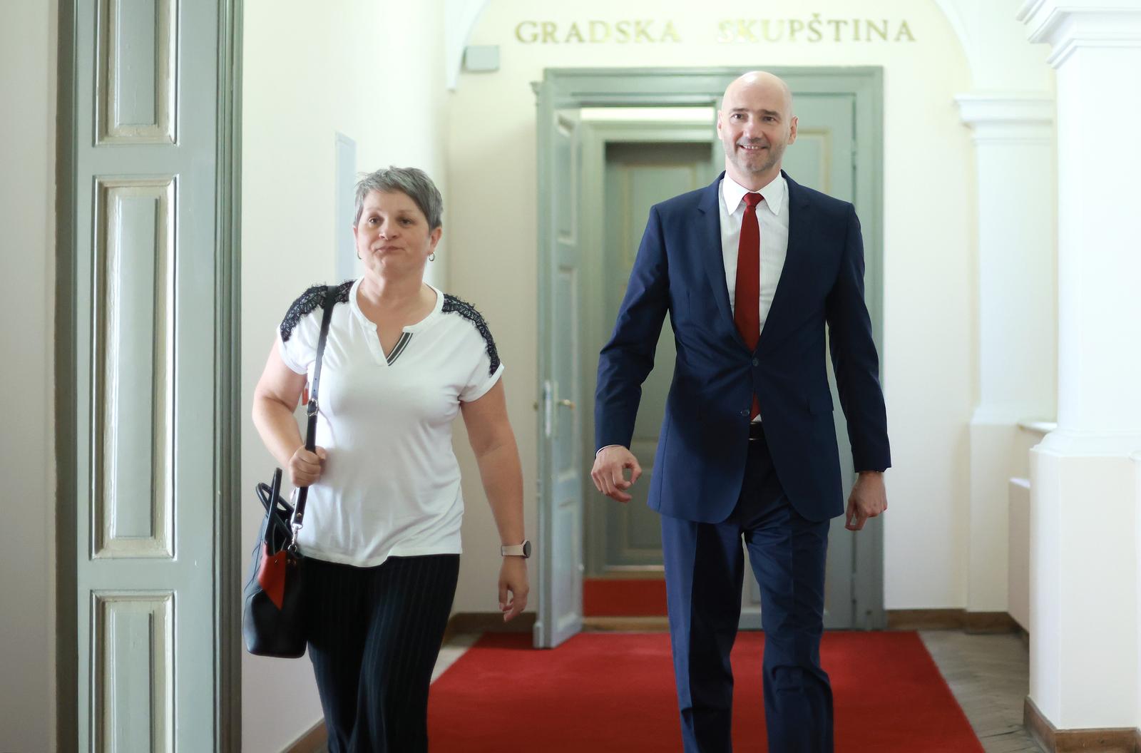 12.09.2022., Zagreb - Staro gradska vijecnica. Nastavak 15. sjednica gradske skupstine. Josko Klisovic i Davorka Moslavac Forjan dolaze na sjednicu Skupstine Grada Zagreba.  Photo: Sanjin Strukic/PIXSELL