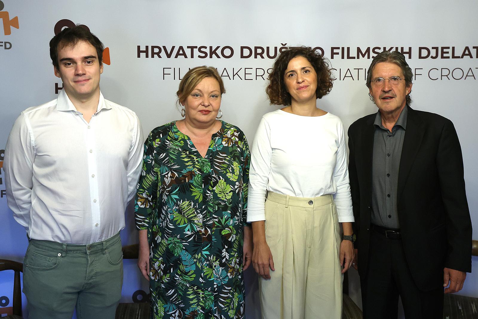 13.09.2022., Zagreb - Hrvatsko drustvo filmskih djelatnika (HDFD) odrzalo je konferenciju za medije na kojoj su predstavili hrvatskog kandidata za 95. nagradu Oscar Americke akademije filmske umjetnosti i znanosti, u kategoriji Najbolji medjunarodni film. Pobijedio je film Sigurno mjesto redatelja Juraja Lerotica. Goran Ribaric, predsjednik zirija, predsjednica HDFD-a Ksenija Marinkovic, producentica filma Miljenka Cogelja i ravnatelj Hrvatskog audiovizualnog centra, Chris Marcich.   Photo: Goran Stanzl/PIXSELL