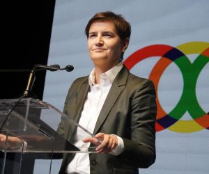13, September, 2022, Belgrade - More than a dozen LGBT activists greeted Prime Minister Ana Brnabic with whistles and slogans at the Youth Center at the conference on human rights as part of the "Europride 2022" event. Ana Brnbic. Photo: M. M./ATAImages.

13, septembar, 2022, Beograd - Vise desetina LGBT aktivista zvizducima i parolama docekalo je premijerku Anu Brnabic u DOmu omladine na konferenciji o ljudskim pravima u okviru manifestacije "Europrajd 2022". . Photo: M. M./ATAImages. Photo: M. M./ATAimages/PIXSELL