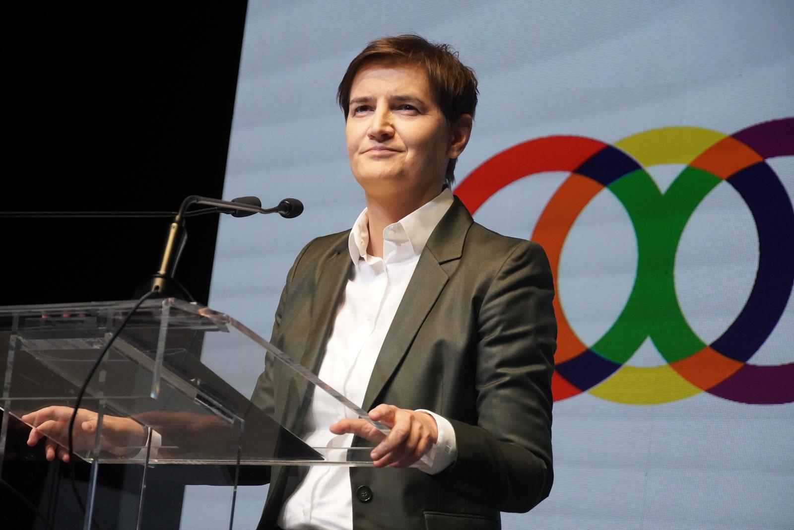 13, September, 2022, Belgrade - More than a dozen LGBT activists greeted Prime Minister Ana Brnabic with whistles and slogans at the Youth Center at the conference on human rights as part of the "Europride 2022" event. Ana Brnbic. Photo: M. M./ATAImages.

13, septembar, 2022, Beograd - Vise desetina LGBT aktivista zvizducima i parolama docekalo je premijerku Anu Brnabic u DOmu omladine na konferenciji o ljudskim pravima u okviru manifestacije "Europrajd 2022". . Photo: M. M./ATAImages. Photo: M. M./ATAimages/PIXSELL