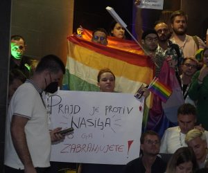 13, September, 2022, Belgrade - More than a dozen LGBT activists greeted Prime Minister Ana Brnabic with whistles and slogans at the Youth Center at the conference on human rights as part of the "Europride 2022" event. . Photo: M. M./ATAImages.

13, septembar, 2022, Beograd - Vise desetina LGBT aktivista zvizducima i parolama docekalo je premijerku Anu Brnabic u DOmu omladine na konferenciji o ljudskim pravima u okviru manifestacije "Europrajd 2022". . Photo: M. M./ATAImages. Photo: M. M./ATAimages/PIXSELL