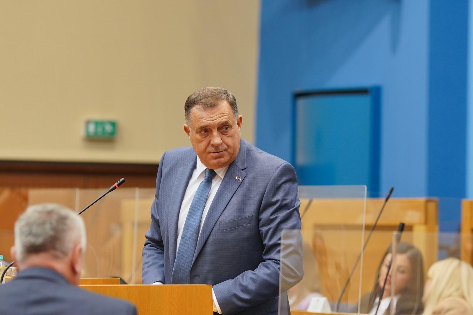 14.09.2022., Narodna skupcina RS, Banja Luka (BiH) – U Banja Luci se odrzava posebna sjednica Narodne skupstine Republike Srpske na kojoj poslanici razmatraju Prijedlog odluke o potvrdjivanju izjave srpskog clana Predsjednistva BiH Milorada Dodika o proglasenju Odluke o davanju agremana njemackom veleposlaniku u BiH stetnom po vitalne interese RS. Oporba u RS tvrdi da Dodik manipulise u predizbornom periodu i ne prisustvuje posebnoj sjednici NSRS, osim Nebojse Vukanovica i poslanika SPS-a. Photo: Dejan Rakita/PIXSELL/PIXSELL