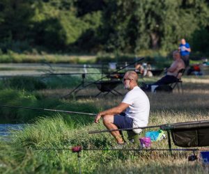 15.08.2021., Zagreb - Unatoc ekstremnoj susi, razina vode u jezeru Savica je zasada nepromijenjena, zahvaljujuci upumpavanju vode iz rijeke Save kroz toplanu.  Photo: Tomislav Miletic/PIXSELL