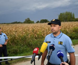 15.09.2022., Bolfan - Nedaleko Ludbrega u naletu vlaka na osobni automobil poginula je zena i dvoje cetverogodisnje djece, muskarac iz automobila prevezen je u bolnicu. Matko Muric, glasnogovornik PU Varazdinske Photo: Damir Spehar/PIXSELL