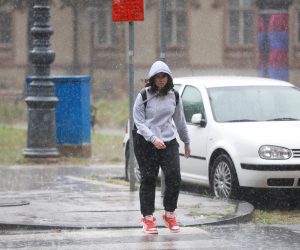 15.09.2022., Zagreb - Gradska svakodnevica u sredistu grada. Najavljeni pljusak uz grmljavinu osvjezio ulice te snizio temeraturu u zraku. Photo: Sanjin Strukic/PIXSELL