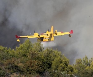 16.08.2022., Vrpolje - Veliki pozar u Vrpolju kod Sibenika uz kopnene snage gase i cetri kanadera.

 Photo: Dusko Jaramaz/PIXSELL