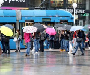 16.09.2022., Zagreb - Nakon jucerasnjeg dana koji je obiljezila velika kolicina oborina, kisa u Zagrebu i dalje neprekidno pada. 
 Photo: Patrik Macek/PIXSELL