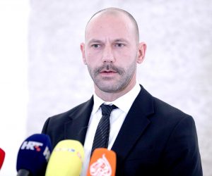 18.05.2022., Zagreb -  Na konferenciji za medije odrzanoj u Saboru zastupnik Damir Habijan komentirao je izjave predsjednika Milanovica. Photo: Patrik Macek/PIXSELL