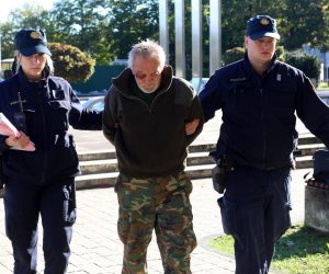 18.09.2022., Karlovac -  Privodjenje Ivice Pavlacica, osumnjicenog za ubojstvo u Lemic brdu 
 Photo: Kristina Stedul Fabac/PIXSELL
