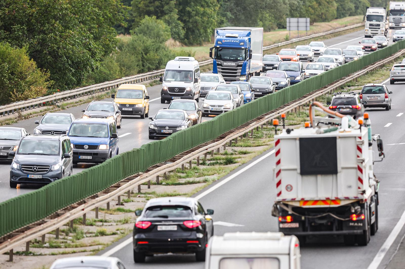 19.08.2022., Zagreb - Guzva od 15 km na zagrebackoj zaobilaznici u smjeru istoka, od Ivanje Reke do Luckoga. Photo: Luka Stanzl/PIXSELL