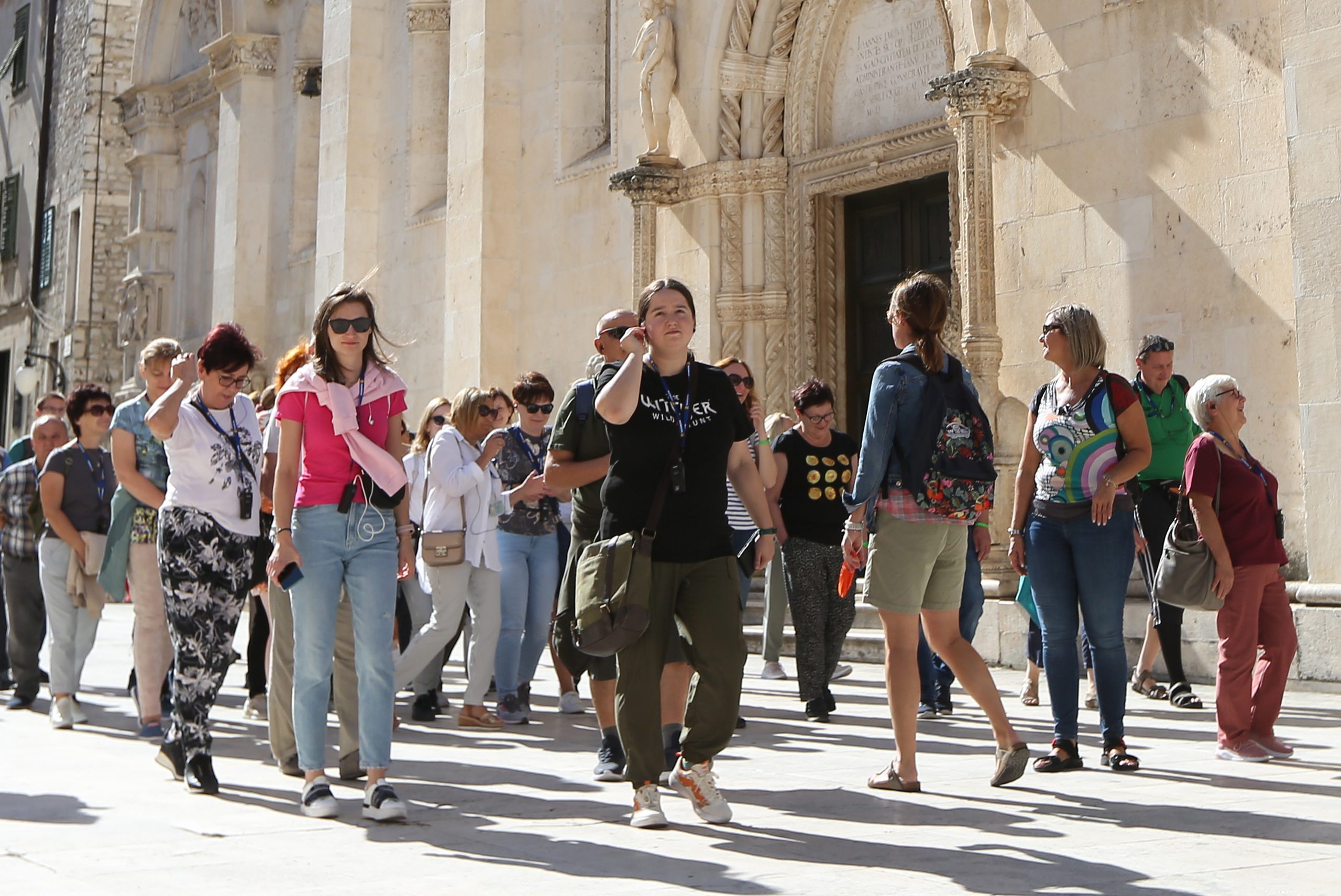 20.09.2022., Sibenik - Turisti iz cijeloga svijeta preplavili sibenske ulice iako se turisticka sezona blizi kraju.   Photo: Dusko Jaramaz/PIXSELL