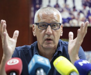 20.06.2022., Zagreb - U prostorija KK Cibona odrzana konferencija za medije na kojoj je predstavljena akcija Za spas Cibone. Bivsi trener Aleksandar Aco Petrovic.  Photo: Robert Anic/PIXSELL