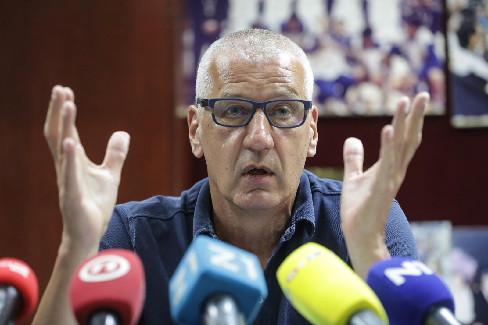 20.06.2022., Zagreb - U prostorija KK Cibona odrzana konferencija za medije na kojoj je predstavljena akcija Za spas Cibone. Bivsi trener Aleksandar Aco Petrovic.  Photo: Robert Anic/PIXSELL