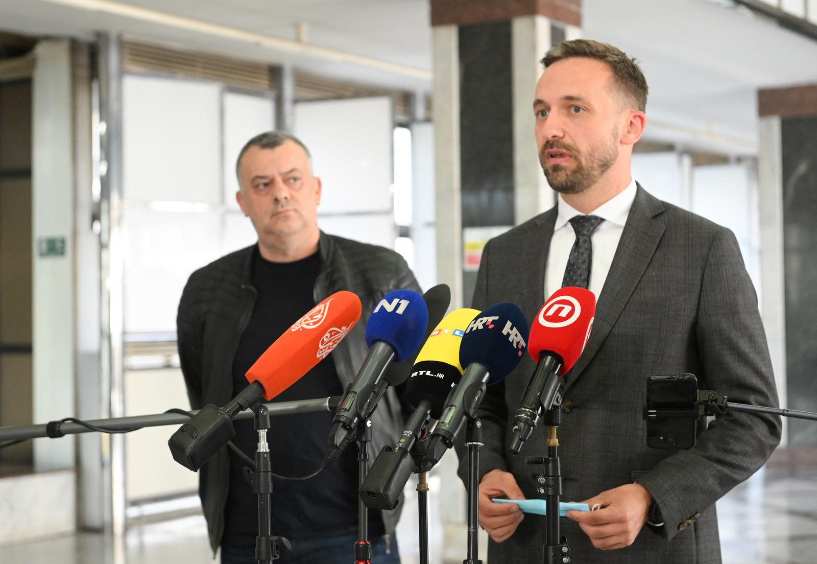 21.9.2022., Zagreb - Pregovaracki odbori Vlade i predstavnika sindikata drzavnih sluzbi odrzali su sastanak o sklapanju temeljnog kolektivnog ugovora i porastu osnovice placa. Nakon sastanka ministar rada, mirovinskoga sustava, obitelji i socijalne politike Marin Piletic dao je izjavu medijima. Photo: Davorin Visnjic/PIXSELL