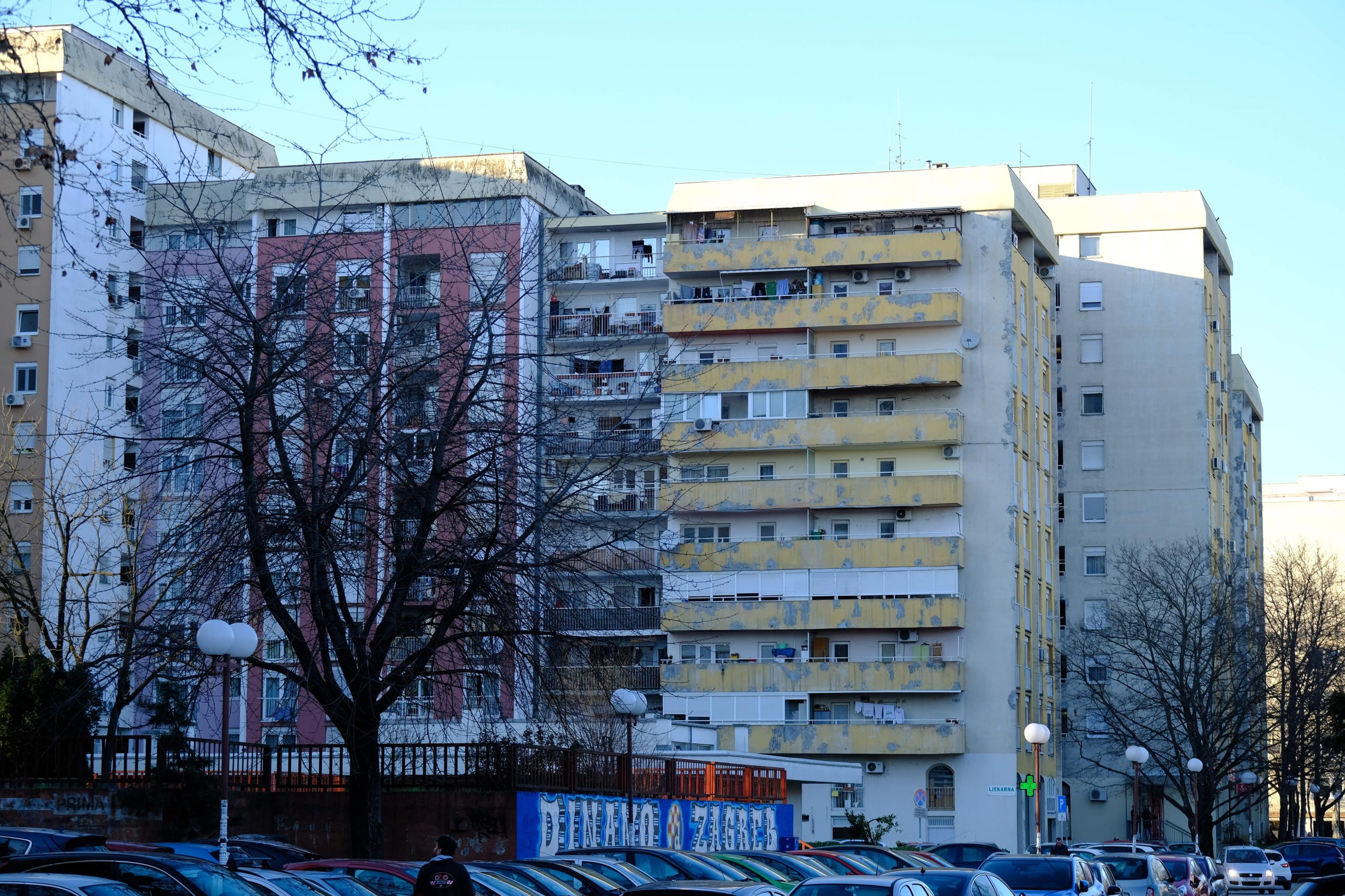 23.02.2022., Zagreb - Grupa nebodera u zagrebackom naselju Voltino zbog svoje raznobojnosti dobila je ime Papagajke. Photo: Slaven Branislav Babic/PIXSELL