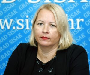 24.08.2022., Sisak - U Gradskoj vijecnici odrzano je primanje povodom otvorenja Islamskog kulturnog centra. Gradonacelnica Siska Kristina Ikic Banicek. Photo: Nikola Cutuk/PIXSELL