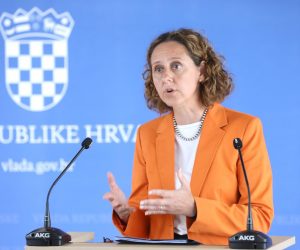 24.08.2022., Zagreb - Naklon sjednice VLade RH u Nacionalnoj i sveucilisnoj knjiznici, ministrica kulture i medija Nina Obuljen Korzinek dala je izjavu medijima. Photo: Patrik Macek/PIXSELL