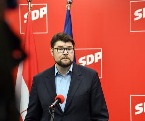 24.09.2022., Zagreb - Sjednica Glavnog odbora SDP-a u sjedistu stranke na Trgu Drage Iblera. Predsjednik SDP-a Pedja Grbin  Photo: Sandra Simunovic/PIXSELL
