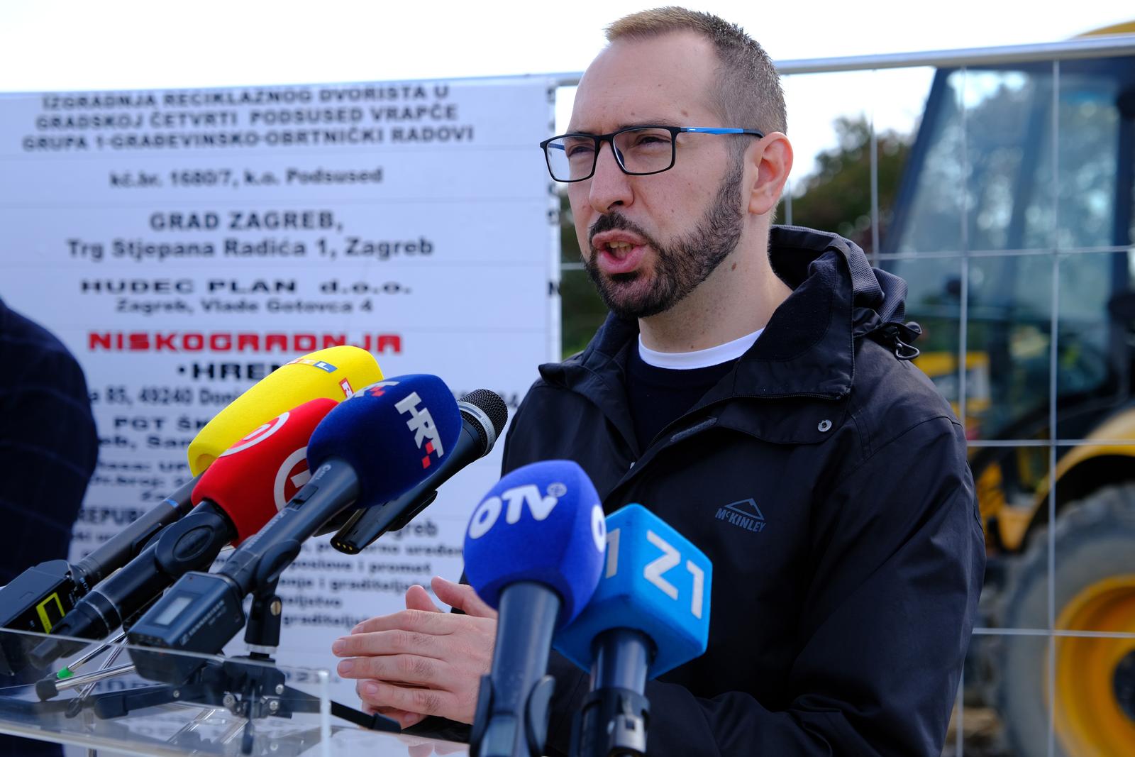 24.09.2022., Zagreb - Poceli radovi na izgradnji reciklaznog dvorista Podused-Vrapce. Na pocetku radova nazocio je i gradonacelnik Zagreba Tomislav Tomasevic. Photo: Slaven Branislav Babic/PIXSELL