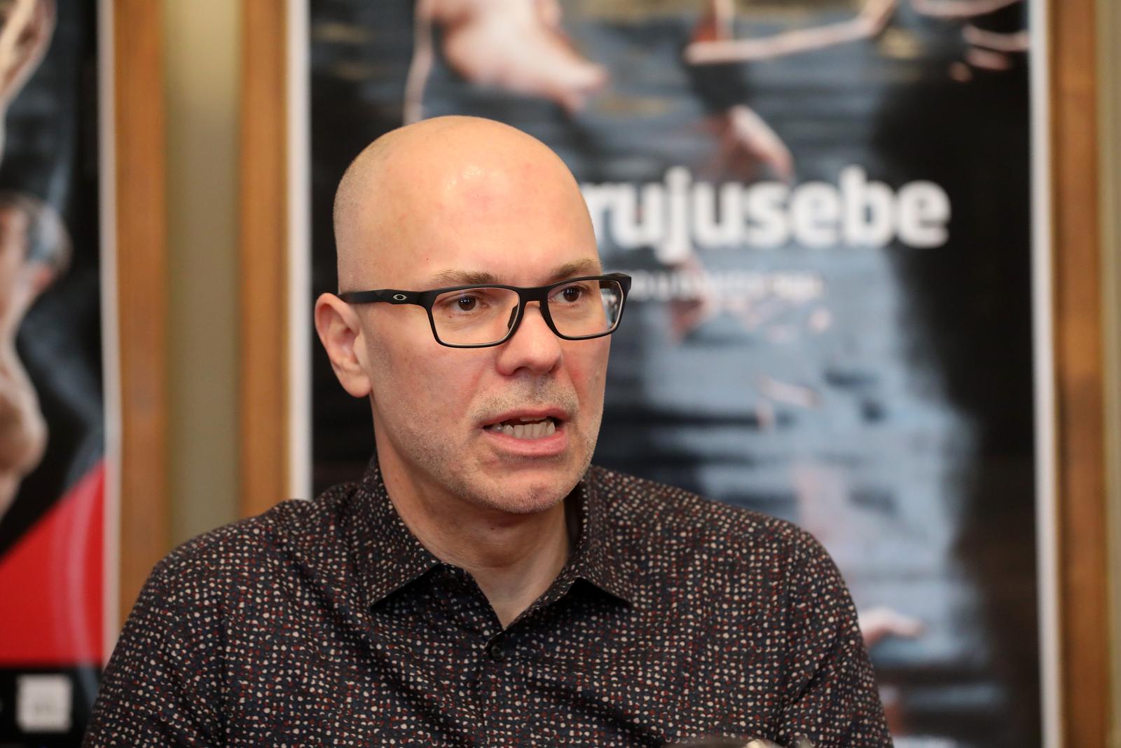 25.04.2022., Rijeka - Konferencija za novinare u HNK Ivan pl Zajc povodom premijere baleta "Romeo i Julija". Nazocili su intedant Marin Blazevic, ravnateljica baleta Masa Kolar, koreograf i dramaturg Jiri Bubenicek, kostimografkinja i dramaturginja Nadina Cojocaru, dirigent Valentin Egel i plesaci Martina Matarranz de las Heras i Nicola Prato. 
Photo: Goran Kovacic/PIXSELL Photo: Goran Kovacic/PIXSELL