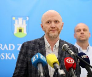 25.04.2022., Zagreb - Viktor Gotovac i Renato Petek odrzali su konferenciju za novinare na temu:Odluka o obustavi prekida mjera roditelj- odgojitelj Photo: Emica Elvedji/PIXSELL