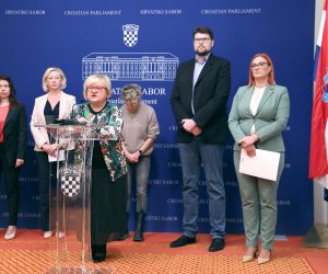 26.09.2022., Zagreb - U Saboru je odrzana konferencija za medije klubova zastupnika lijevih stranka na kojoj su celnici stranka govorili o najavljenim promjenama Ustava.
 Photo: Patrik Macek/PIXSELL