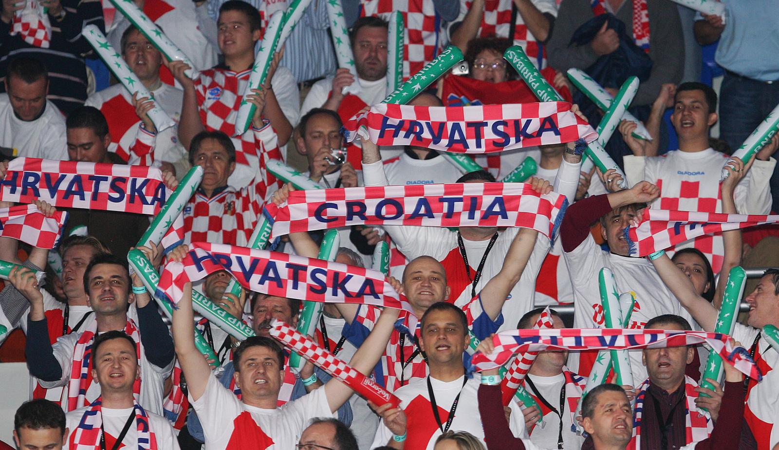 03.12.2005., Bratislava, Slovacka - Drugi dan finalnog susreta Davisovog kupa Slovacka - Hrvatska, parovi Mario Ancic/Ivan Ljubicic - Dominik Hrbaty i Michal Mertinak. "nPhoto: Zeljko Lukunic/PIXSELL