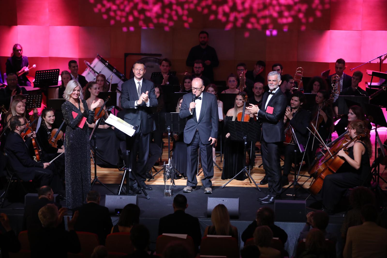 27.09.2022.,Split - Svecana dodjela europskih nagrada za filmsku glazbu Camille Awards u sklopu skupstine European Composer and Songwriter Alliance, koja se odrzava od 26. do 28. rujna. Nagrada Camille za zivotno djelo urucena je Alfiju Kabilju. Photo: Ivo Cagalj/PIXSELL