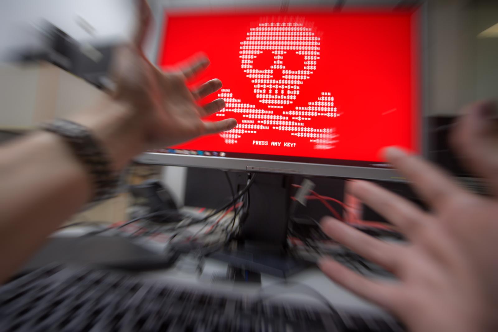 28.06.2017., Zagreb - Ransomware Petya napada racunala sirom svijeta, o koristi istu ranjivost Windowsa kao i ransomware WannaCry koji je internetom harao prije mjesec dana. rijec je o zlonamjernom programu koji sifrira datoteke na racunalu te one korisniku postaju nedostupne sve dok kriminalcima ne plate trazenu svotu za kljuc kojim ce svoje podatke desifrirati. r"nPhoto: Davor Puklavec/PIXSELL