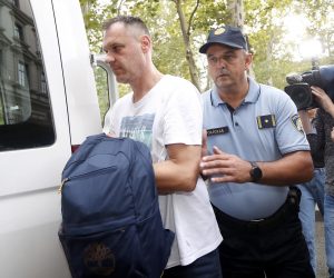 28.08.2022., Zagreb - Uhiceni u akciji policije i USKOK-a zbog sumnje u malverzacije s prirodnim plinom dolaze na Zupanijski sud. Damir Skugor, direktor Inina Sektora za trgovinu prirodnim plinom. Photo: Slavko Midzor/PIXSELL