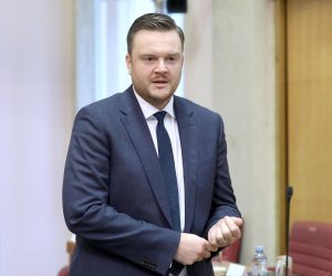 28.09.2022., Zagreb - Sabor 12. sjednicu nastavlja aktualnim prijepodnevom, postavljanjem zastupnickih pitanja Vladi, koje je bilo odgodjeno zbog bolesti premijera.
 Photo: Patrik Macek/PIXSELL