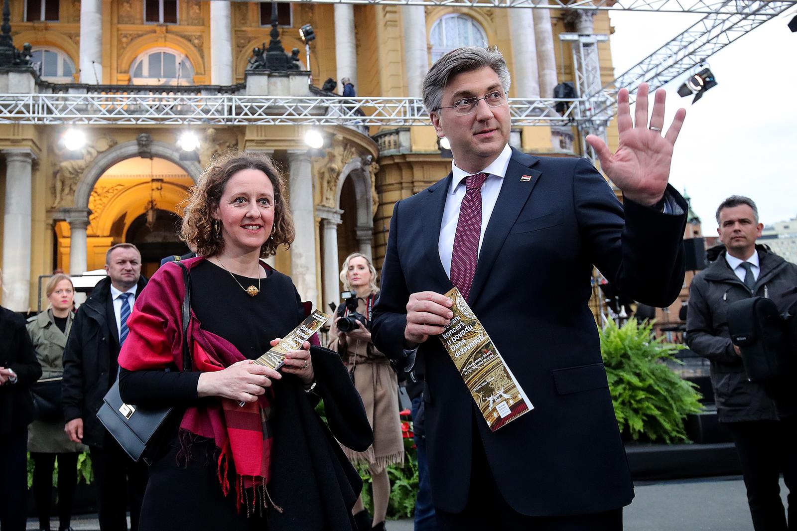 30.05.2020., Zagreb - Svecani koncert ispred HNK u povodu Dana drzavnosti. Nina Obuljen Korzinek, Andrej Plenkovic.rrPhoto: Goran Stanzl/PIXSELL