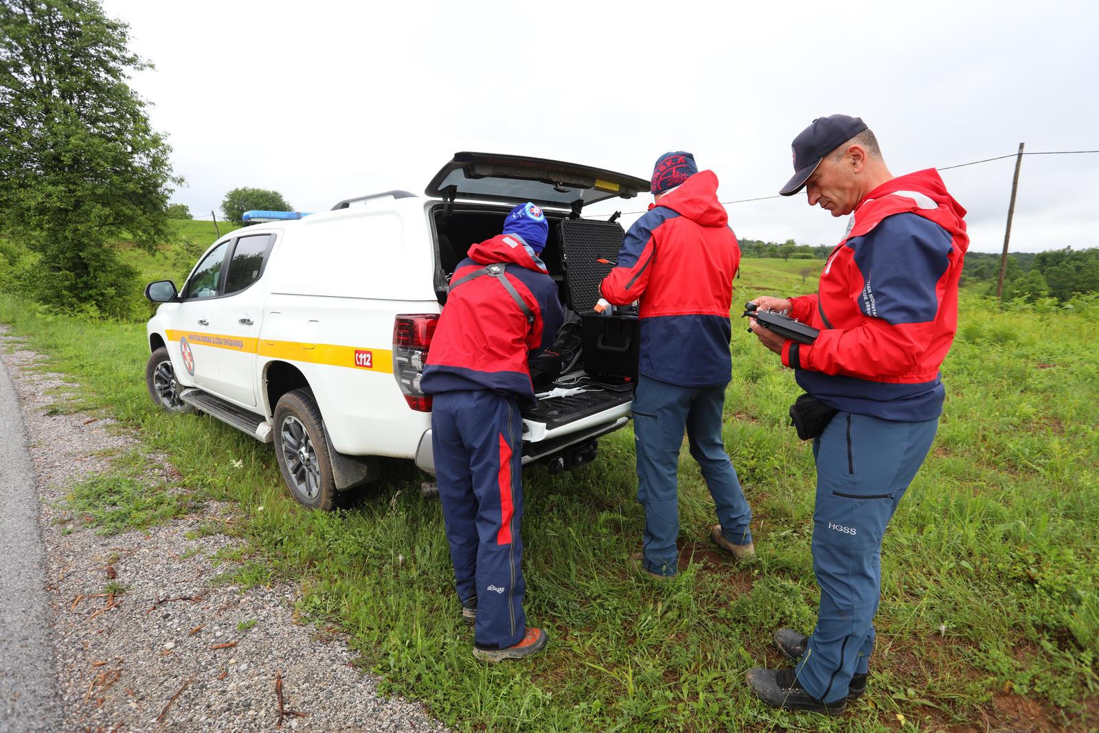 30.05.2022., Rakovica - Hrvatska gorska sluzba spasavanja u potragu za nestalim zrakoplovom Cessna na sirem podrucju Rakovice ukljucila se i sa dronovima i quadovima  Photo: Kristina Stedul Fabac/PIXSELL