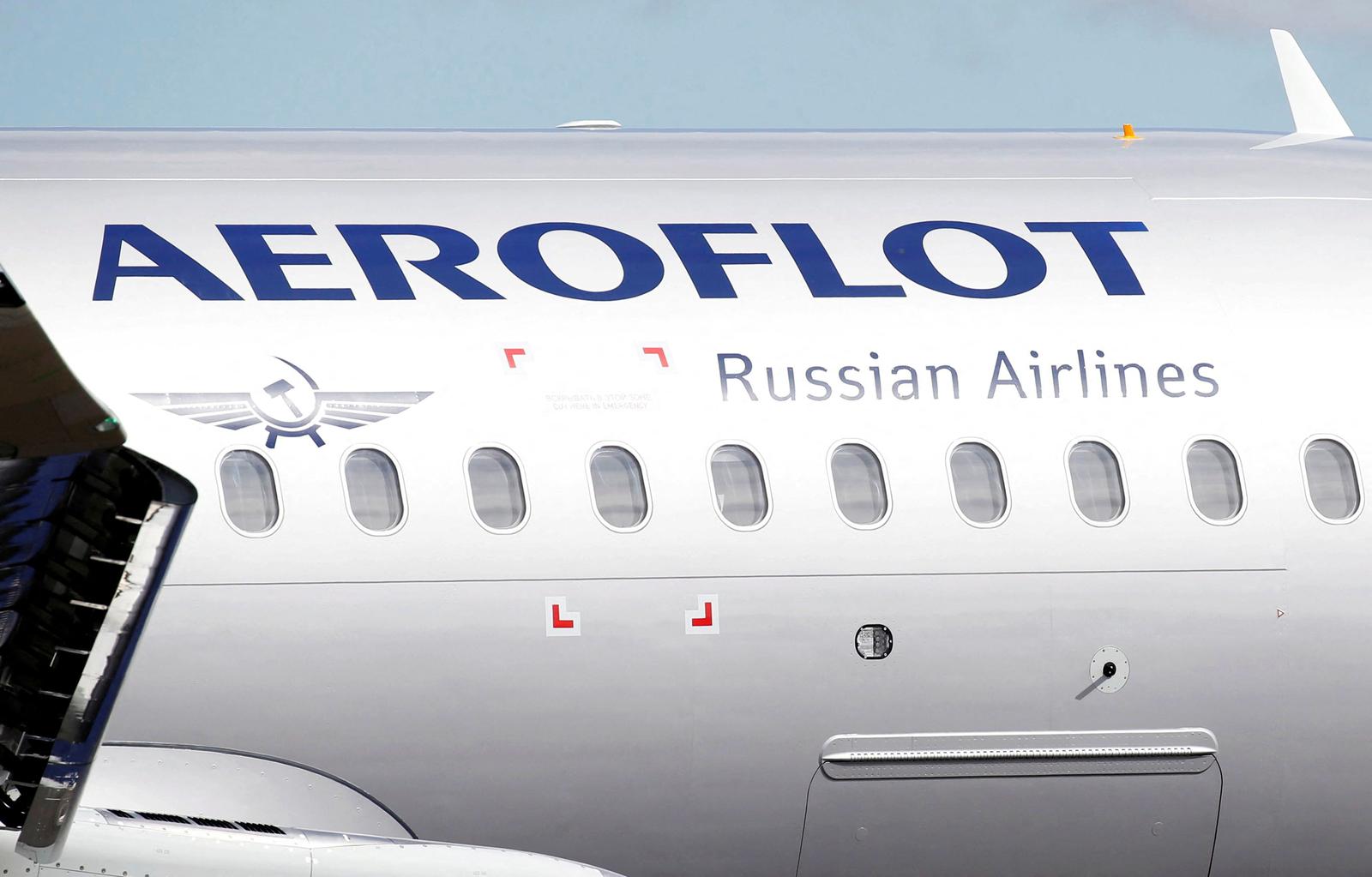 FILE PHOTO: The logo of Russia's flagship airline Aeroflot is seen on an Airbus A320 in Colomiers near Toulouse, France, September 26, 2017. REUTERS/Regis Duvignau/File Photo Photo: REGIS DUVIGNAU/REUTERS