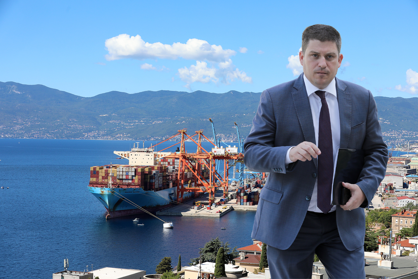 11.09.2022., Rijeka - Teretni brod za prijevoz kontejnera Maersk Havana prekrcava kontejnere na kontejnerskom ternimalu rijecke luke na Brajdici. 
  Photo: Goran Kovacic/PIXSELL
