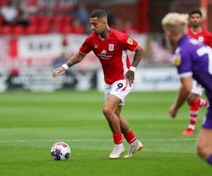 Crewe Alexandra v Stevenage EFL Sky Bet League 2 03/09/2022. Crewe Alexandra forward Courtney Baker-Richardson 9 with the ball during the EFL Sky Bet League 2 match between Crewe Alexandra and Stevenage at Mornflake Stadium, Crewe, England on 3 September 2022. Editorial use only DataCo restrictions apply See www.football-dataco.com PUBLICATIONxNOTxINxUK , Copyright: xKevinxWarburtonx PSI-15880-0018