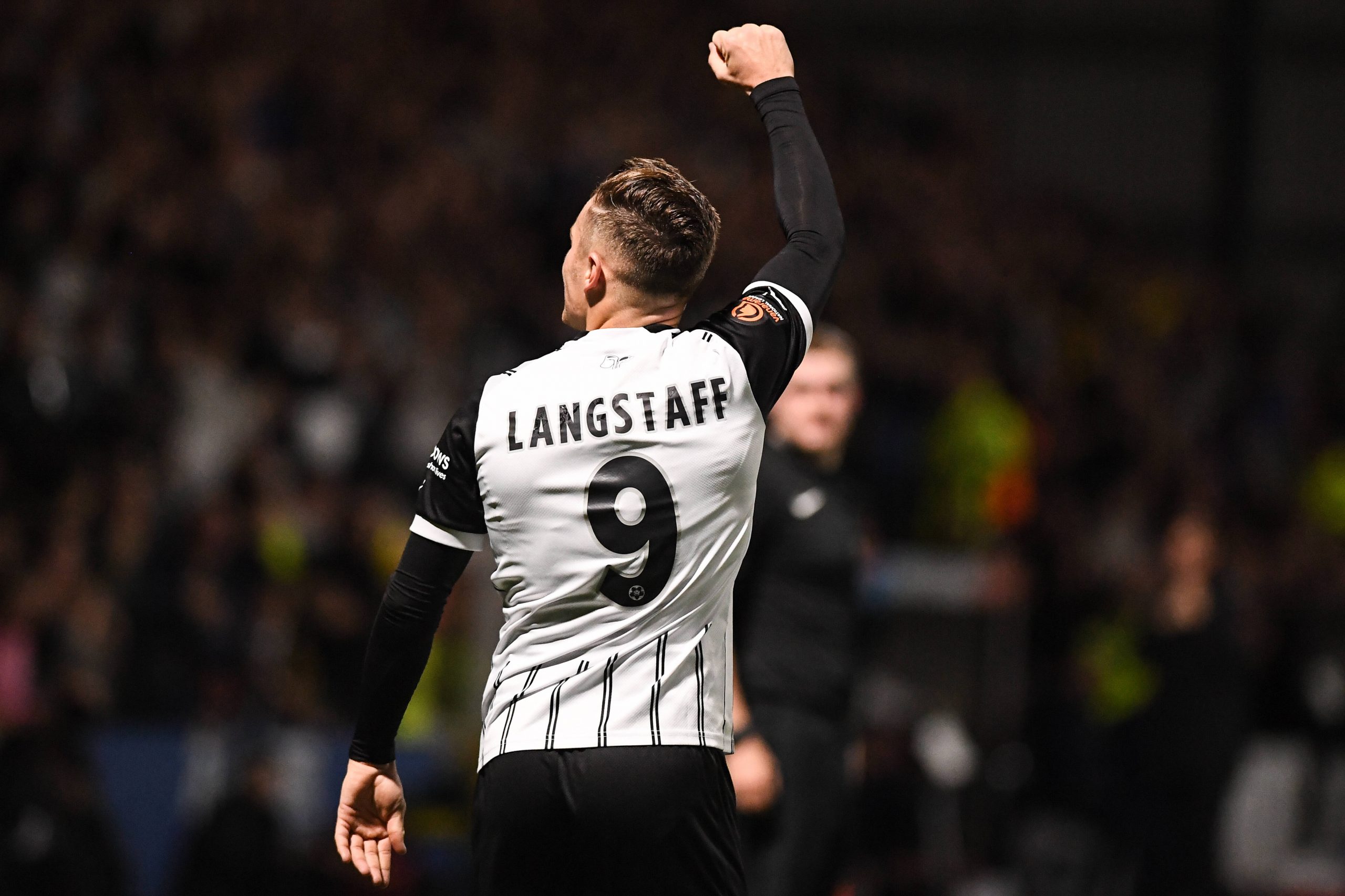 Notts County vs Wrexham Vanarama National League Macaulay Langstaff of Notts County celebrates after scoring a goal to make it 1-0 during the Vanarama National League match between Notts County and Wrexham at Meadow Lane, Nottingham on Tuesday 4th October 2022. Nottingham Nottinghamshire United Kingdom PUBLICATIONxNOTxINxFRA Copyright: xMIxNewsx originalFilename:fletcher-nottscou221004_npcVY.jpg